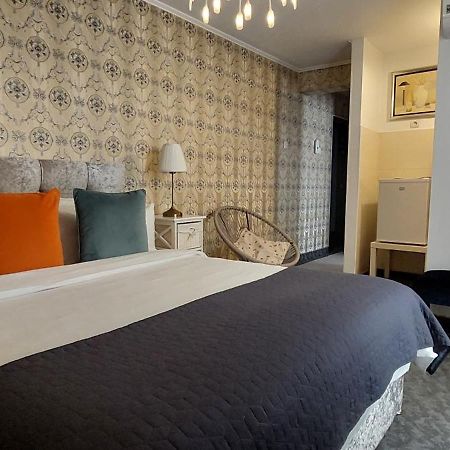 Hotel Harmony House à Târgu Jiu Extérieur photo
