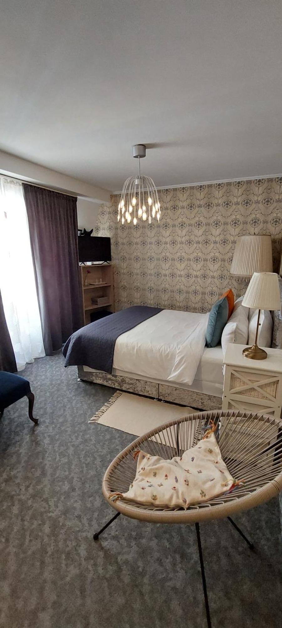 Hotel Harmony House à Târgu Jiu Extérieur photo