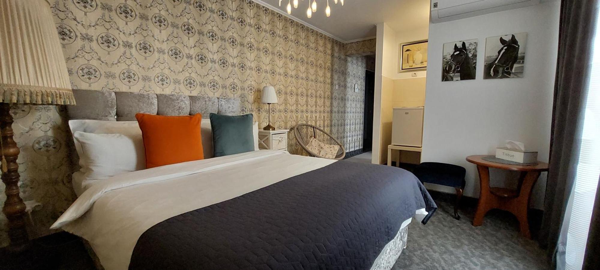 Hotel Harmony House à Târgu Jiu Extérieur photo